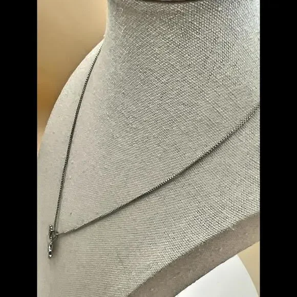 Stunning Silver and Opal Floral Pendant Necklace - Picture 6 of 11